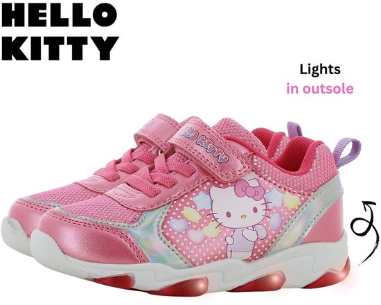 Roze Hello Kitty sneakers met knipperende lichten in de zool. Officiële Hello Kitty product.