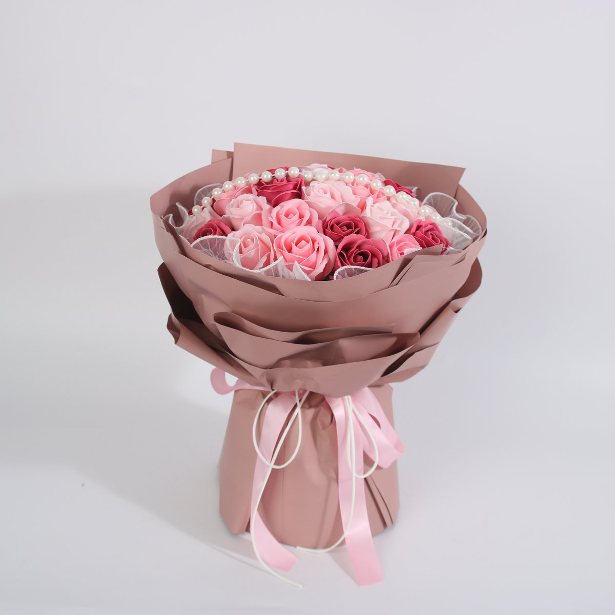 Kunstbloemen Boeket Roze Rozen – Luxe Nepbloemen Boeket met Pareldecoratie en Cadeauverpakking – Decoratieve Kunstrozen voor Woonkamer LA ROSELLE AMSTERDAM