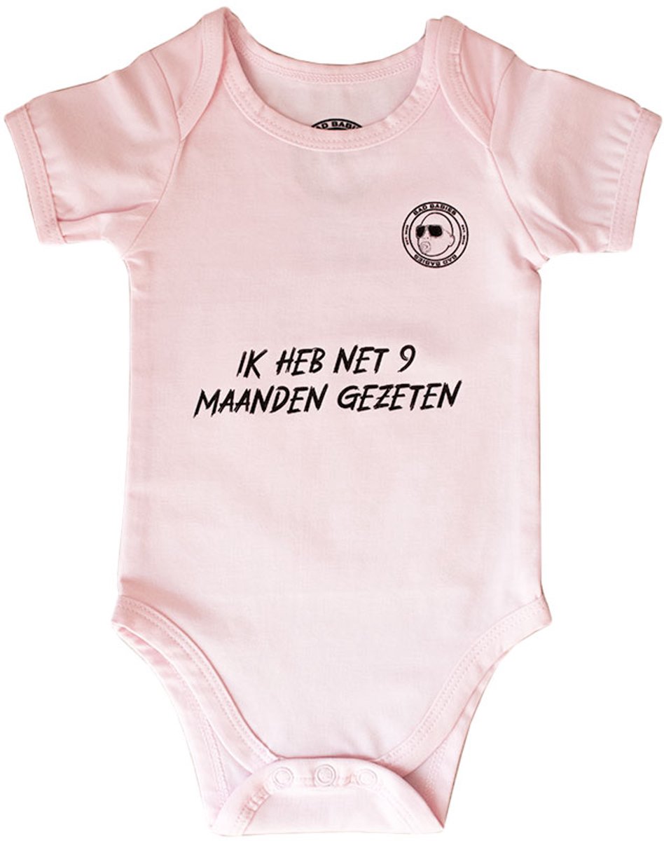 BadBabies Baby Romper – "Ik heb net 9 maanden gezeten" – Grappig Kraamcadeau – 2-6 Maanden - Roze