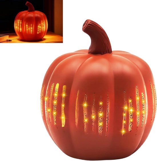 Herfstdecoratie met verlichte pompoen voor Halloween, sfeervolle tuin- en binnenverlichting, glazen windlicht en sterrenlicht