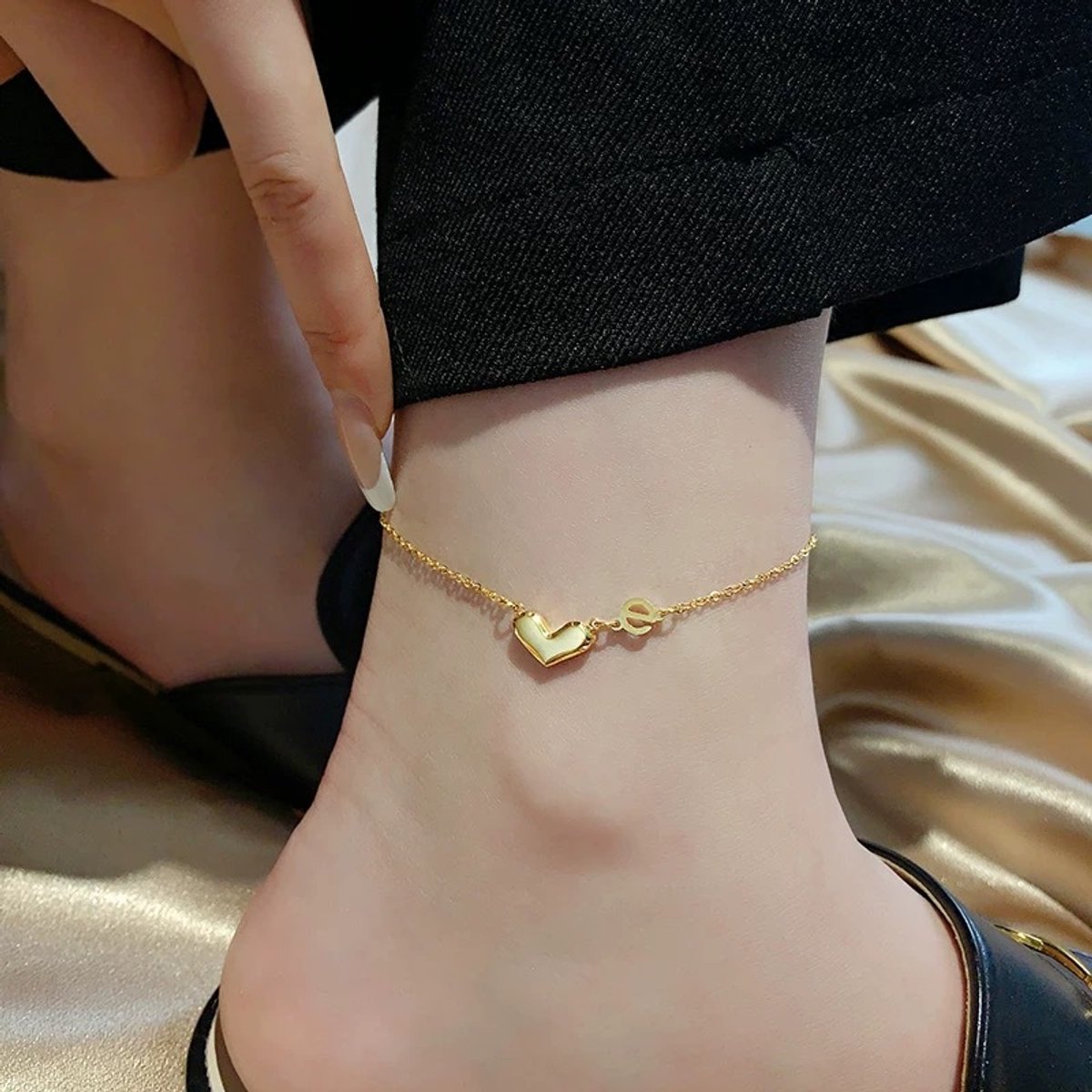 Helin life S925 sterling zilveren hartvormige enkelband – 14-karaats verguld, minimalistisch en veelzijdig – verstelbare lengte, zachte stijl geschikt voor dagelijks gebruik – luxe geschenkverpakking – het perfecte cadeau voor dames – 24 cm