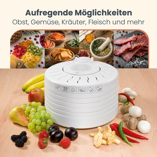 Witte Clatronic voedseldroger op een houten tafel, omringd door vers fruit en paddenstoelen. Boven de droger een collage van verschillende gedroogde voedingsmiddelen.