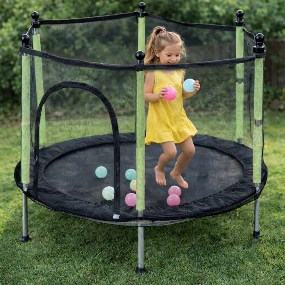 Trampoline voor kinderen - 140 cm met veiligheidsnet en ritsingang - Mini tuintrampoline met stabiel frame, antislip poten, springmat en ballen - Compacte trampoline voor tuin en binnen gebruik, veilig en stevig Met Ebook — afbeelding 3