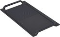 Zwarte gietijzeren grillplaat met ribbels en handvatten.