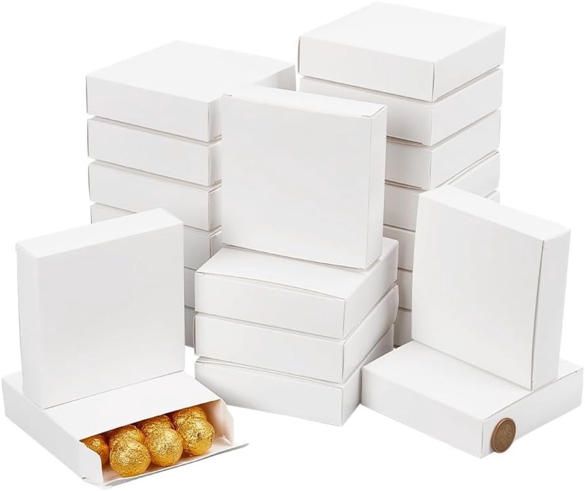 36x Opvouwbare Kartonnen Geschenkdozen Wit - Ideaal voor Cadeaus en Traktaties
