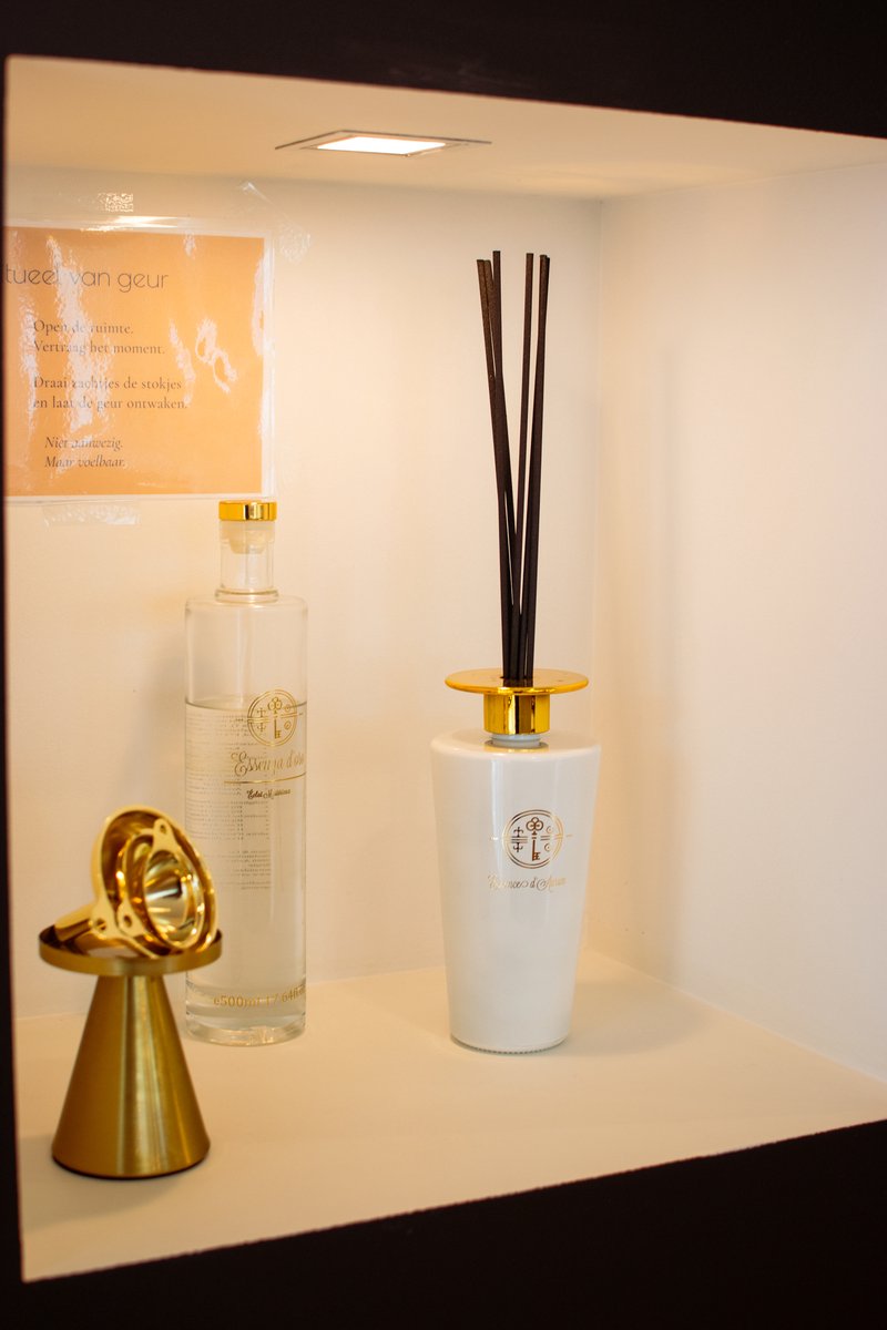 Essenza d'Oro - Essence d'Aurum - Luxe geurstokjes diffuser 500 ml - Carrilon Bleu - Essenza d'Oro - Essence d'Aurum - glazen diffuser - interieurparfum - langdurige geurverspreiding - tot 6 maanden