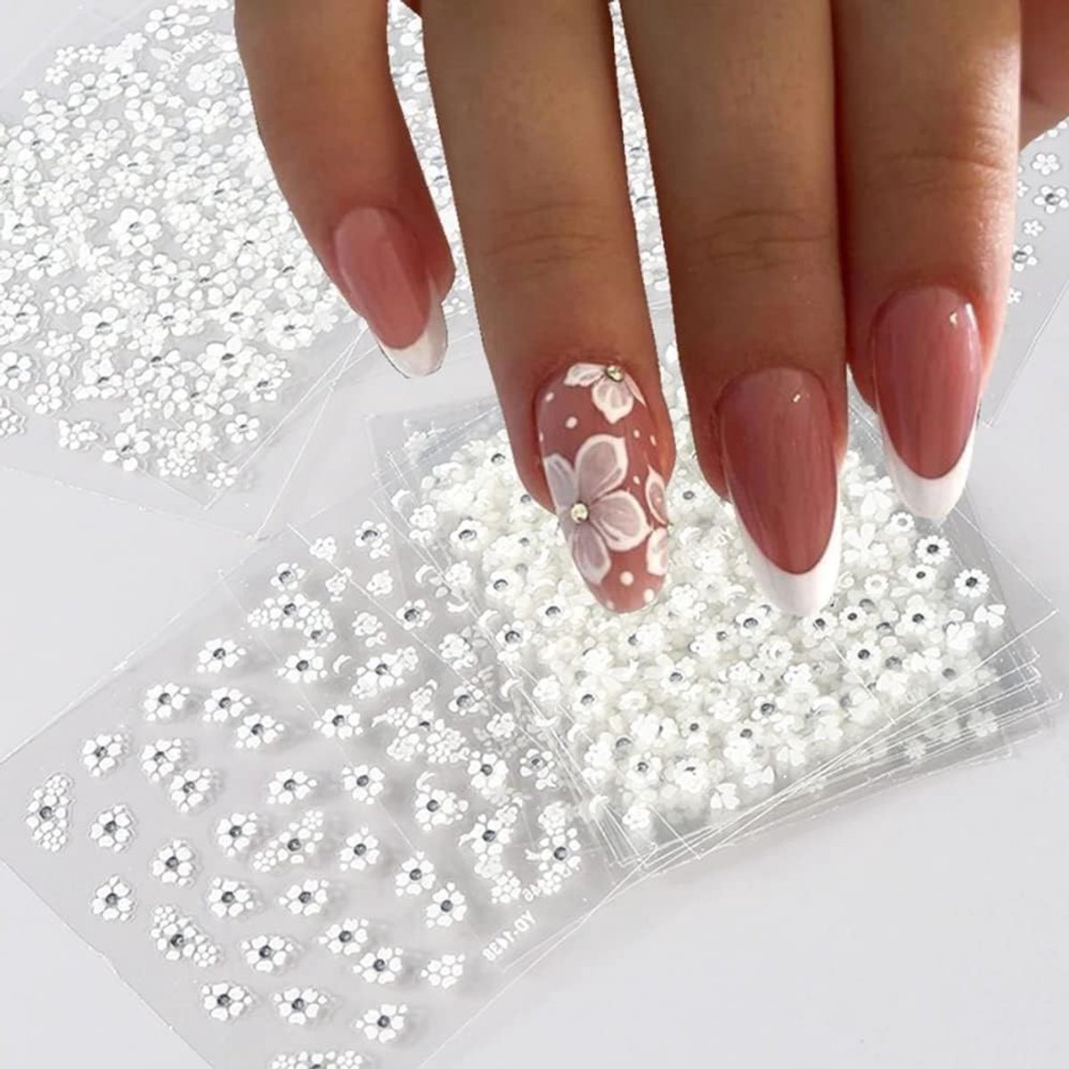 30 Bloemen Nagelstickers met Strass, Zelfklevende 3D Nageldesigns voor DIY Nagelkunst voor Vrouwen en Meisjes