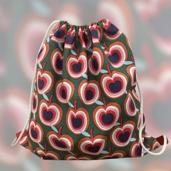 Luna-Leena duurzame kinder rugzak met appel print - groen, rood, blauw, roze - gymtas met koord - Oekotex stevig canvas katoen - L34x33cm - made in Nepal - appel tas - backpack - gymtas - cadeau - kidsbag