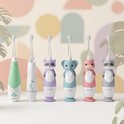 Zes Luvion elektrische kindertandenborstels: groen, wit met giraf, paarse wasbeer, blauwe olifant, roze nijlpaard, grijze wasbeer.