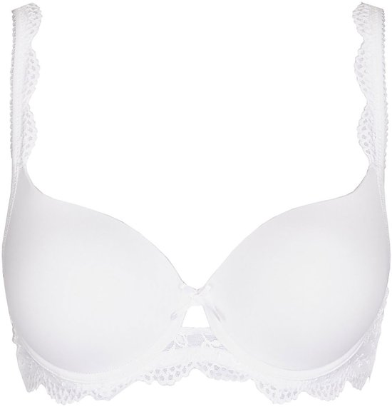 Witte push-up bh met kanten afwerking aan de bandjes en onderrand. Een strikje zit tussen de cups.