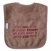 Bavoir couleur Pinkstone avec "Ma grand-mère est la plus grande maladroite et pourtant je dois porter ce bavoir !!!" - doux, cadeau de maternité, cadeau, baby shower, fête des papys et des mamies