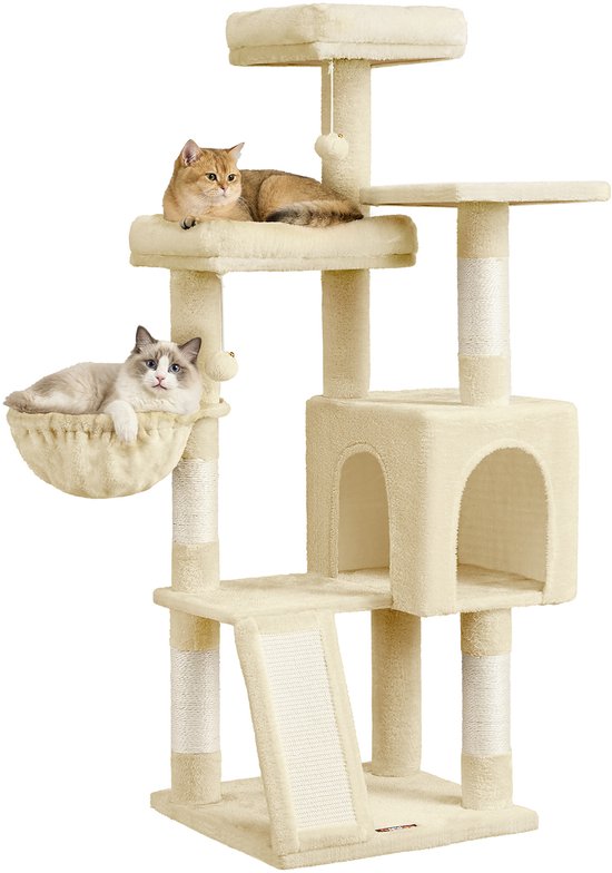 Un arbre à chat beige avec deux chats : un chaton brun clair dans un panier et un chaton doré sur une plateforme.