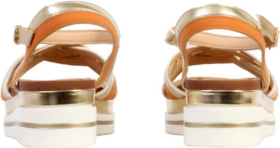 Sandalen met sleehak en riempje