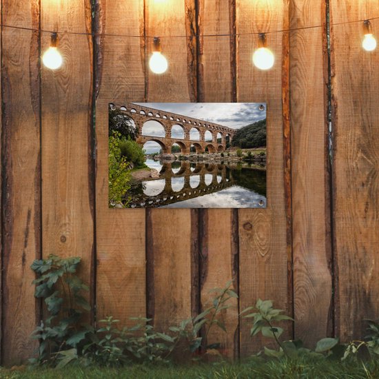 Reflet dans l'eau claire du Pont du Gard dans le sud de la France Poster de jardin 60x40 cm - petit - Toile de jardin / Toile d'extérieur / Peintures d'extérieur (décoration de jardin)