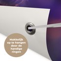Sluit opname van een oogje met metalen ring op een tuindoek. Makkelijk op te hangen door de handige ringen.
