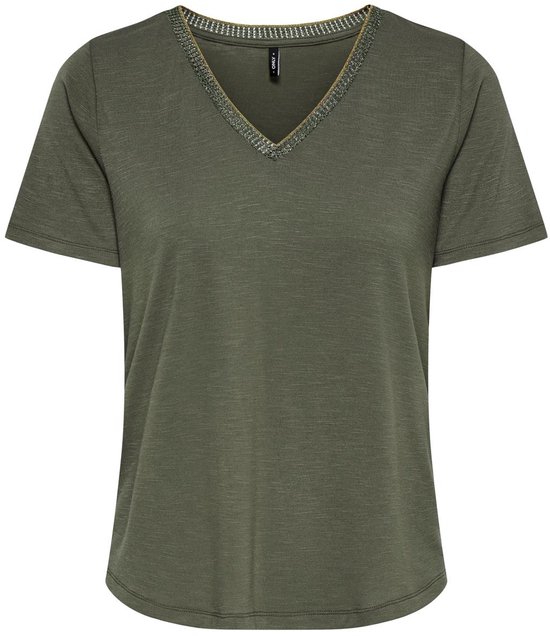 Tee-shirt vert col en V avec un détail de perles scintillantes.
