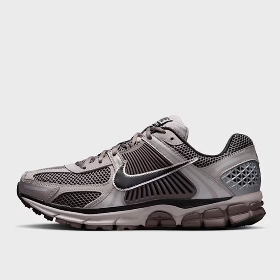 Nike Vomero 5 Marron Taille 44.5