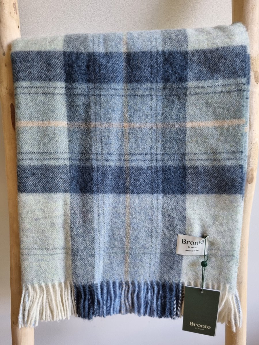 Bronte by Moon Wollen Plaid - SKYE Blue - 140x185cm - Bronte x Plaids.shop Blauw