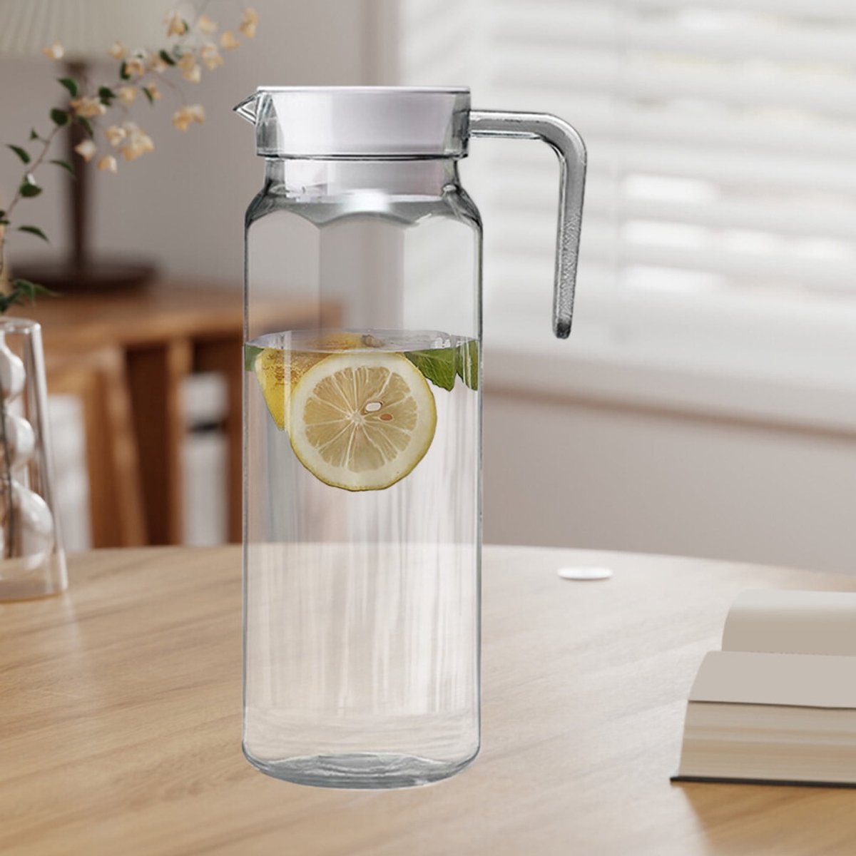 Doorzichtige plastic waterfles van 1 liter met deksel