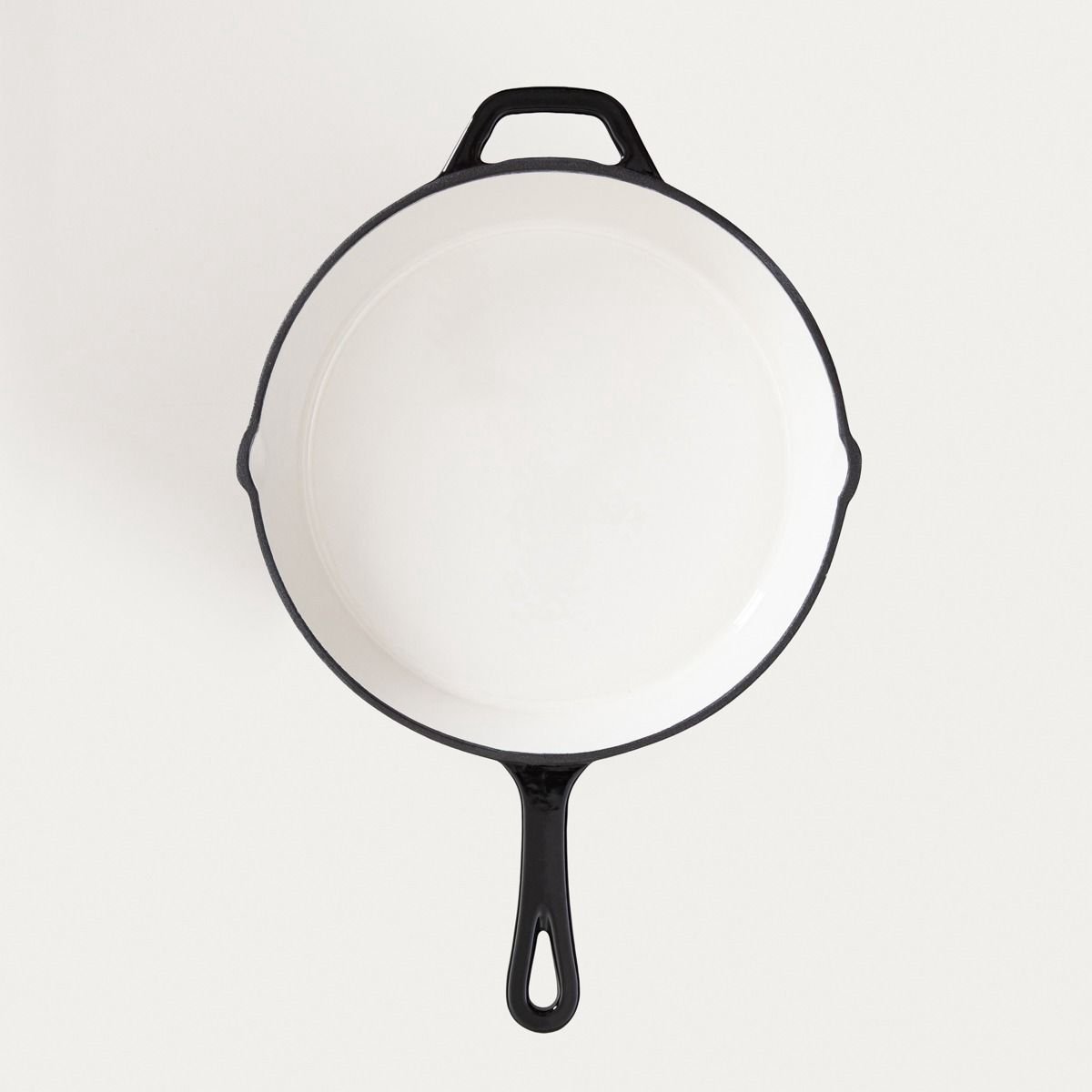 Homla - Andreas Cast Iron Pan - Gietijzeren Koekenpan - Ovenbestendig 220°C - Steakpan of Bakpan Inductie Geschikt - Duurzame Koekenpan - Ø26 x 5 cm - Beige & Zwart - Geëmailleerde Pan