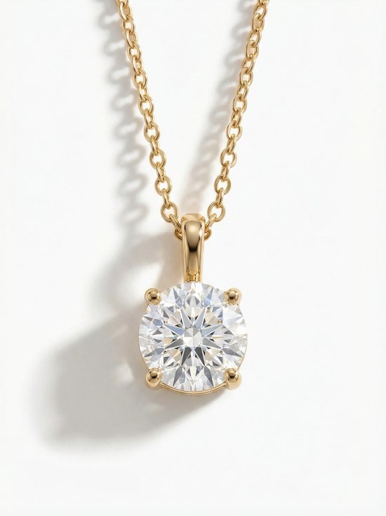 Lundholm Luxe Ketting Dames Gold Plated met Zirkonia Hanger Steen - Premium Stainless Steel Jewellery - Hypoallergeen & Waterproof - luxe gouden ketting dames verfijnd elegant - cadeau voor vrouw verjaardag Hartjes Cadeau sieraad - my Rosalie Serie