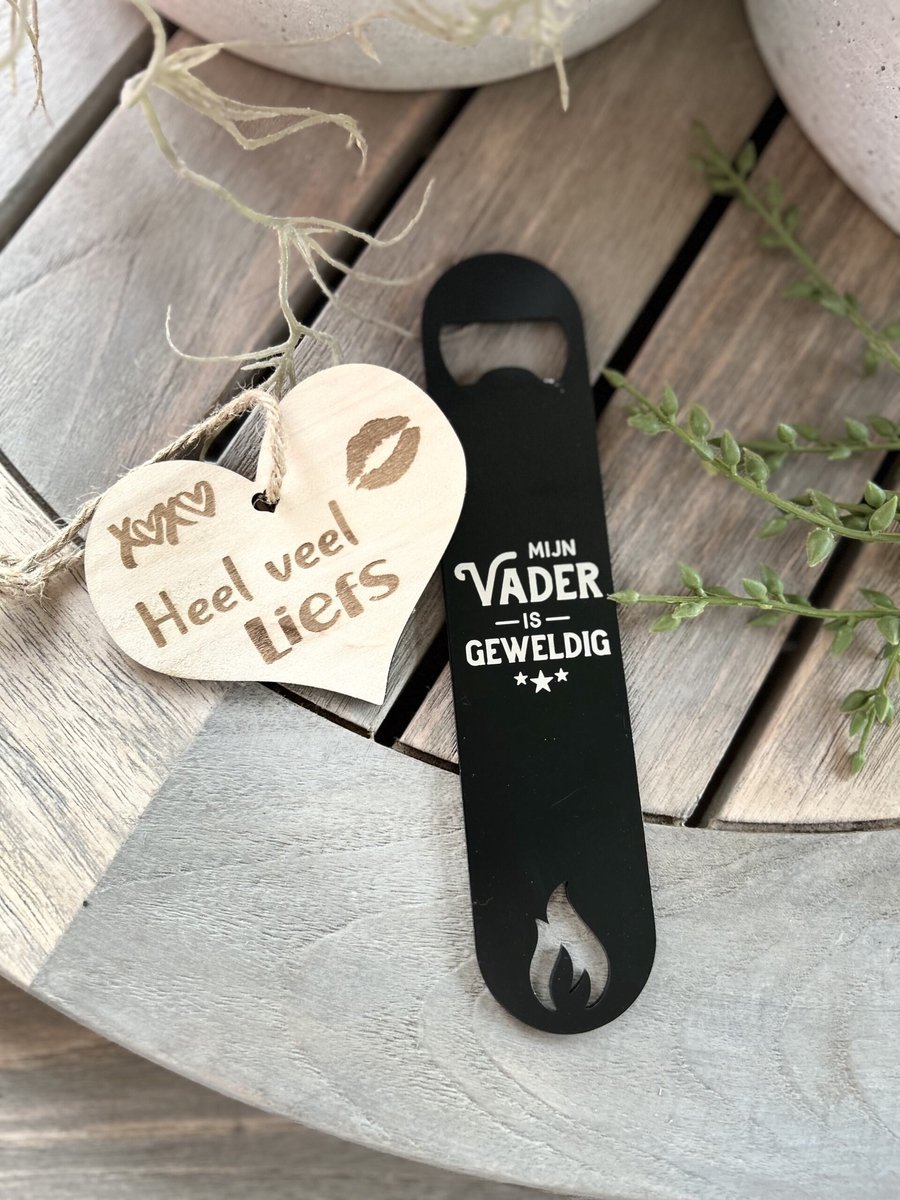 Creaties van hier – Bieropener Mijn vader met houten hartje – RVS – 18 cm – Opener