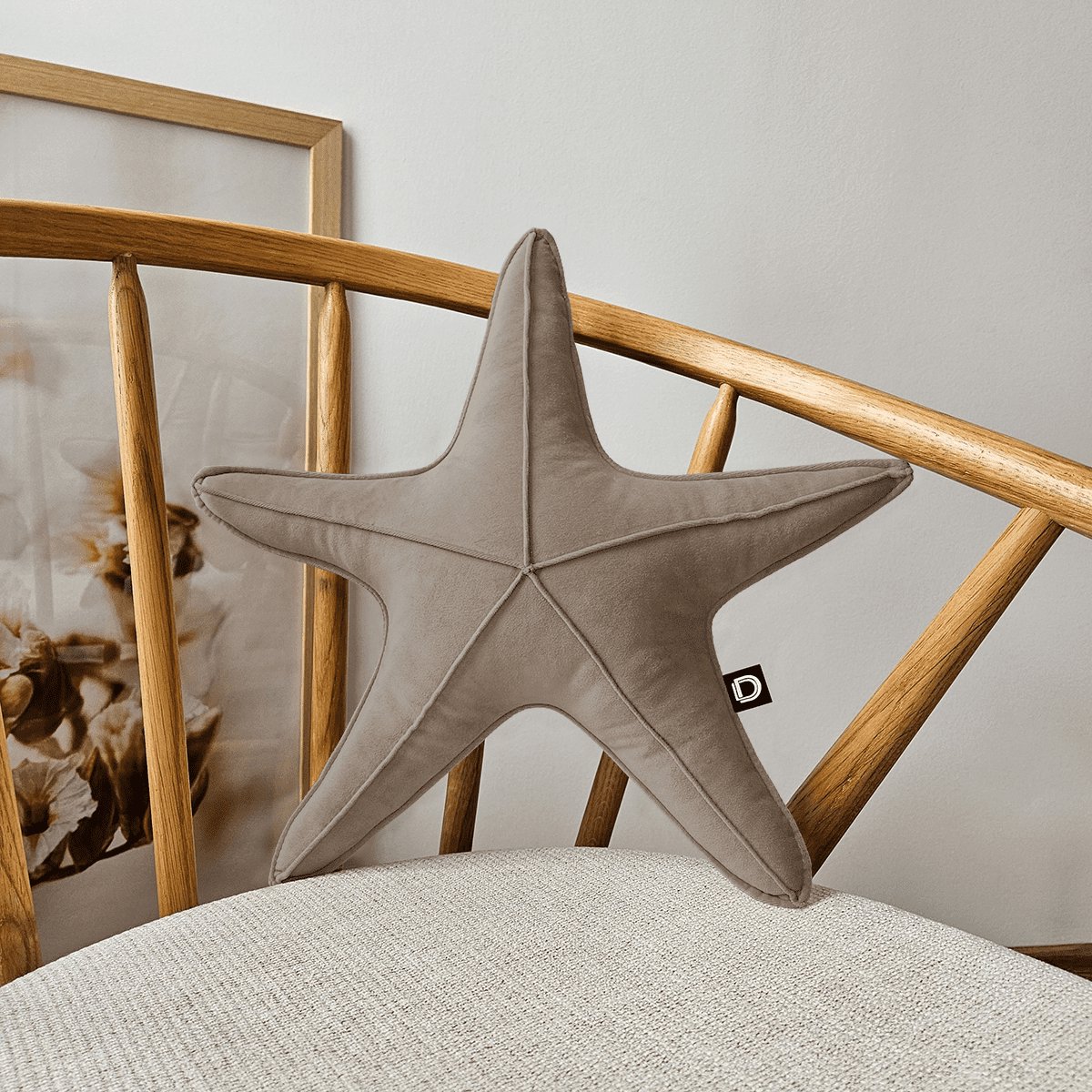Decordruk Velvet Serie - Sierkussen - Kleine Zeester - Lichtbruin