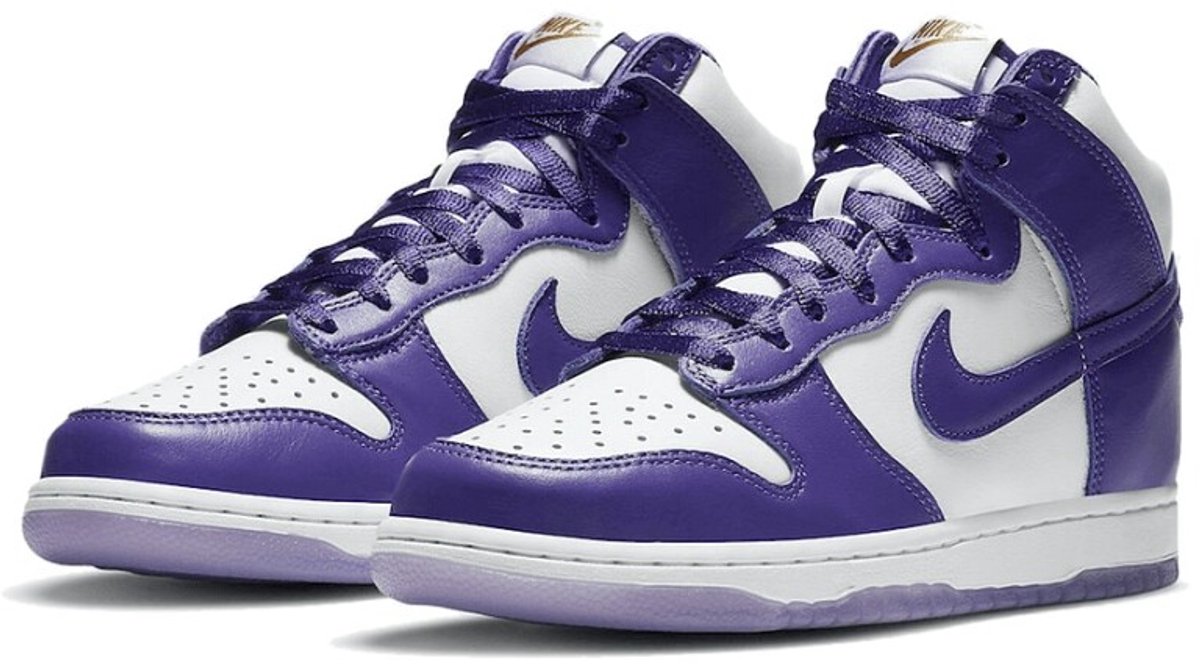 Nike Dunk High SP ‘Varsity ‘ . Wit