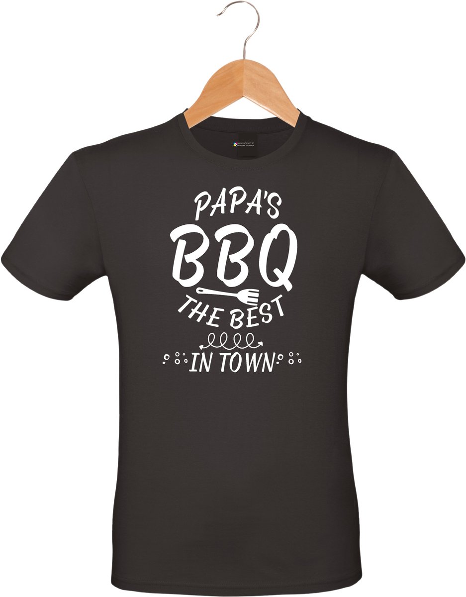 Mijncadeautje - Barbecue T-shirt - unisex - zwart - BBQ - Garden party - Tuinfeest - Vrijgezel - Verjaardag - Papa's BBQ the best in town - maat 3XL