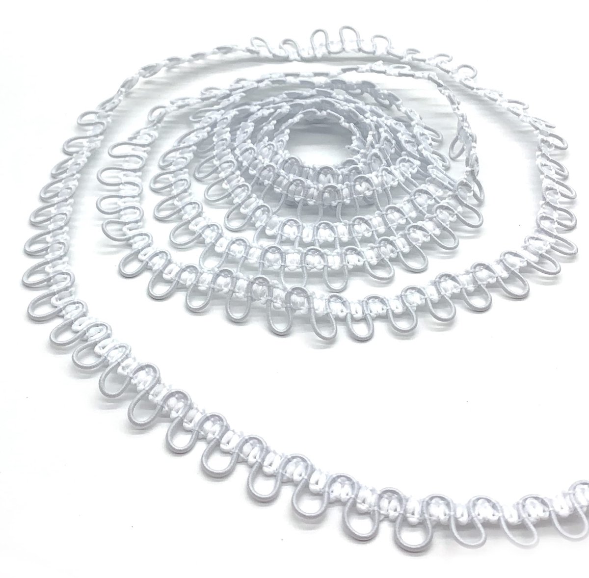 JHUBERS- Knoopsgat Touw 4,5 Meter - Elastisch - Kanten Decoratie - Duurzaam Nylongaren - Geschikt voor Kledingstukken - Perfecte Knoopsgaten - Kledingtrim