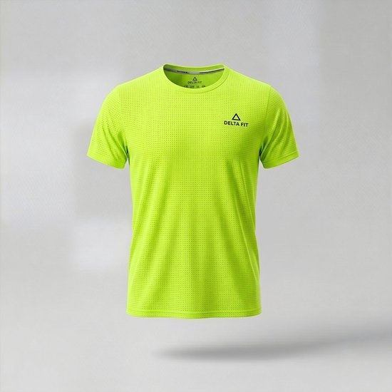 T-shirt de sport jaune à manches courtes avec de petites perforations, logo sur la poitrine.