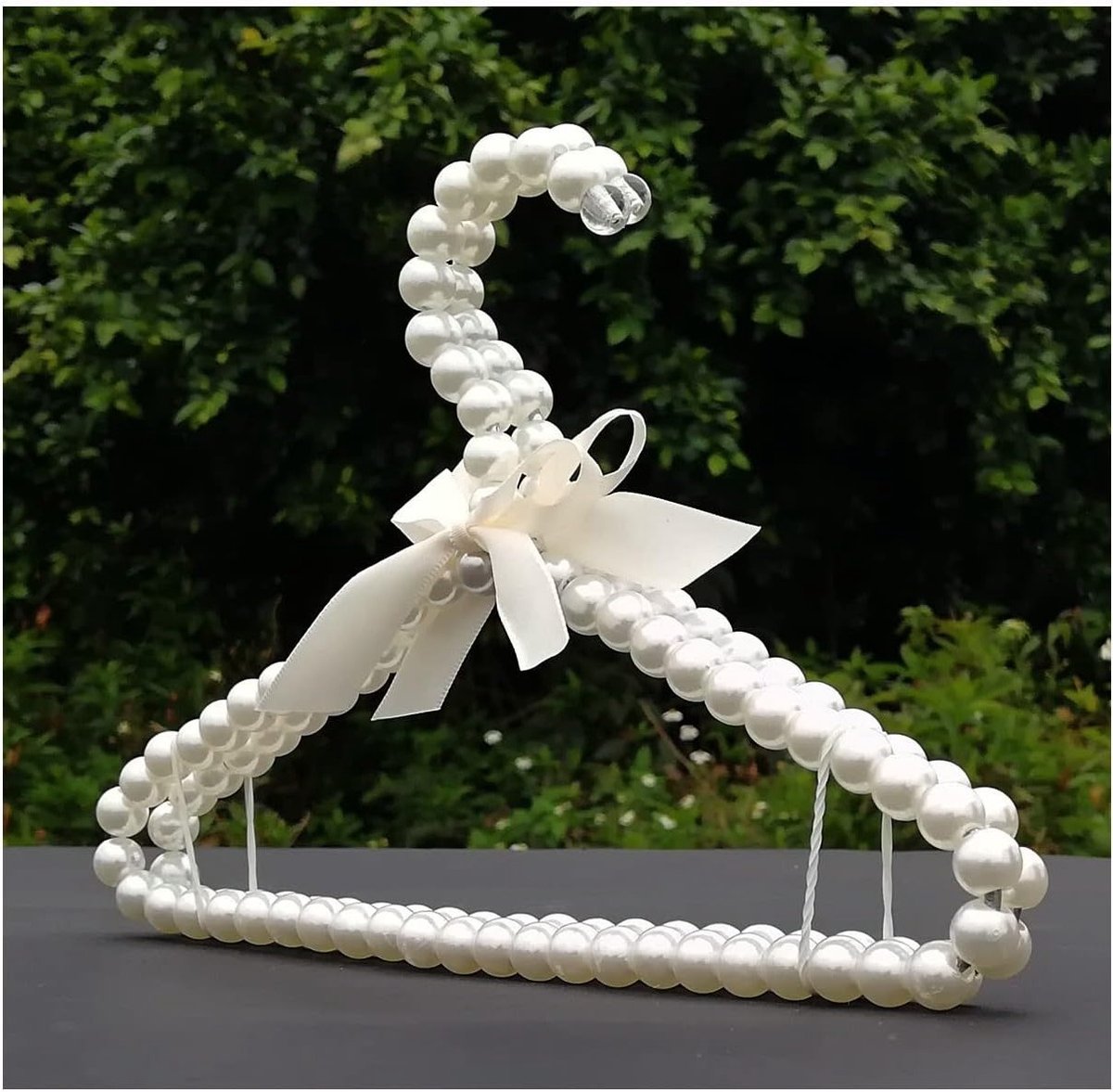 Kleurige kledinghangers met parels en strik - 2 stuks, wit, 20 cm, decoratief en stijlvol