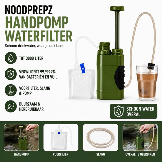 Groene handpomp waterfilter met slang en opvangzak. Filtert tot 3000 liter water.