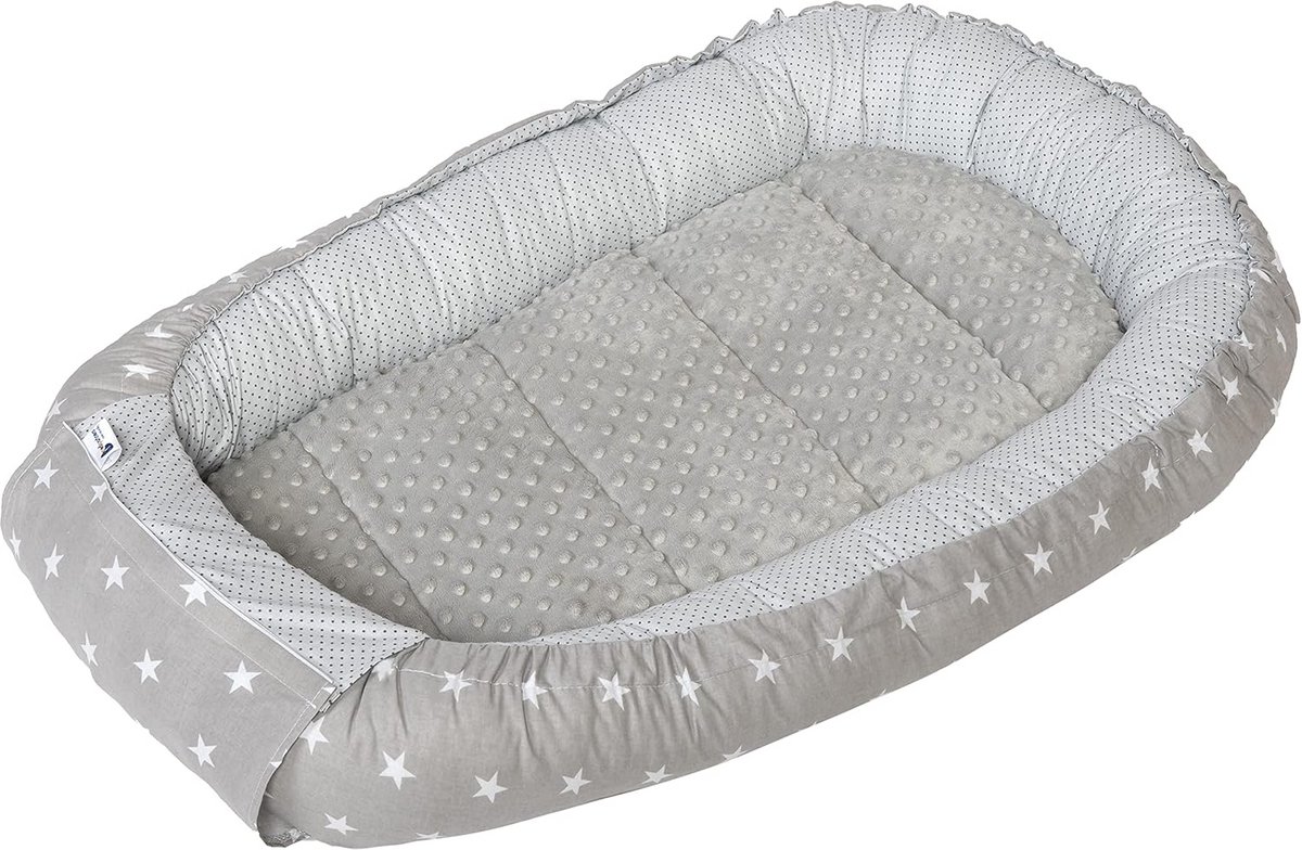 Babynest Knuffelnest - Baby slaapzak - Veilig slapen - Verstelbare maat - 100x60x15 cm - Sterren Minky Grijs