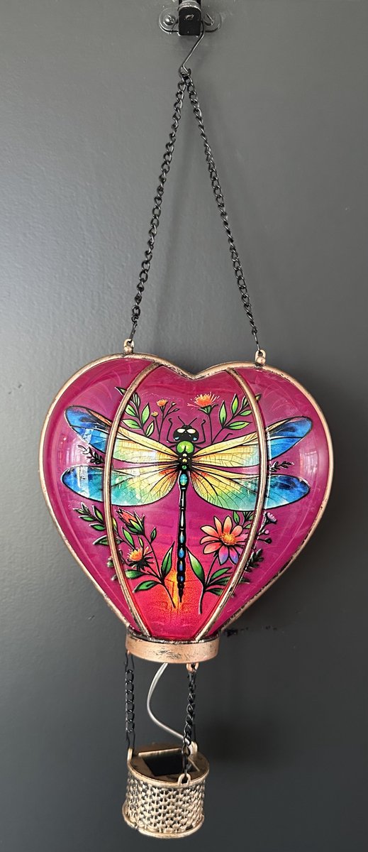 Decoratieve solarlamp hart met luchtballon " met flame LED " - Libelle print paars - kunststof - hangend model - hoogte 46 x 16 x 9.5 cm - Tuindecoratie - Tuinverlichting