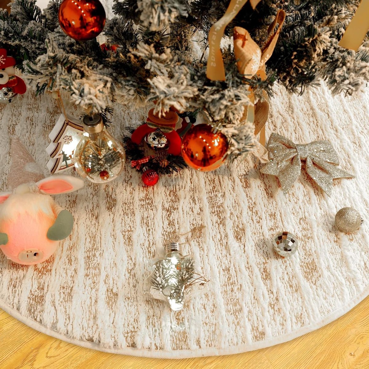 Luxe Pluche Kerstboomrok van Neppels voor Feestelijke Kerstdecoraties en Sfeervolle Versiering