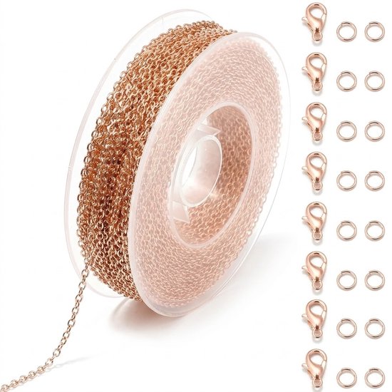 Een rol koperkleurige schakelketting, met aan de zijkant een rij karabijnsluitingen en ringetjes.