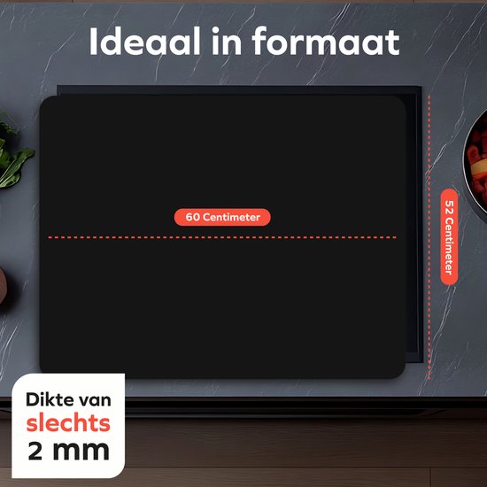 Zwarte inductiebeschermer van 60 x 52 cm, slechts 2 mm dik.