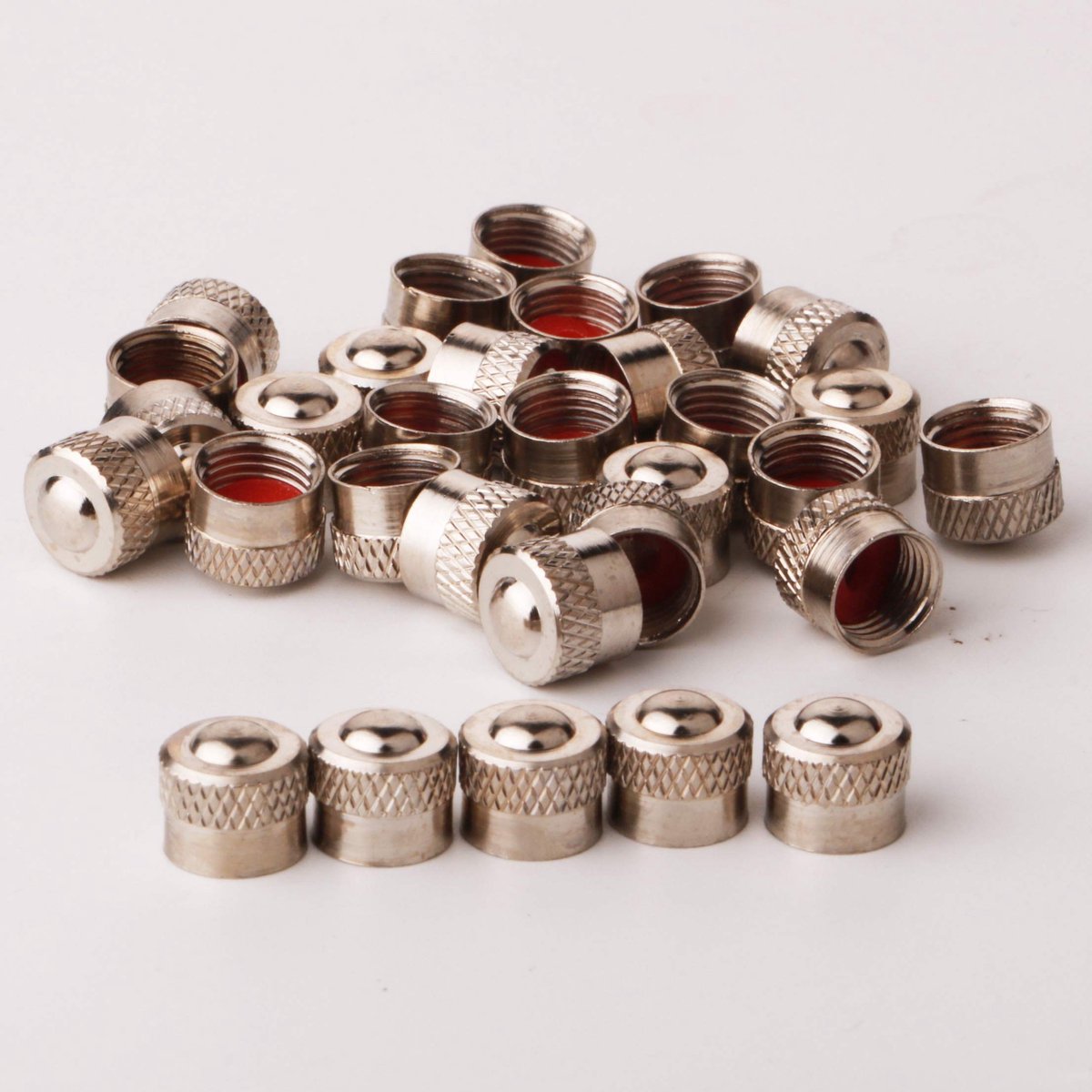 Dailygoods- Autoventieldoppen 30 Stuks - Afdichting - Universeel - Metaal - Diameter 9mm - Hoogte 8mm - Lichtgewicht 1 gram - Ventieldoppen