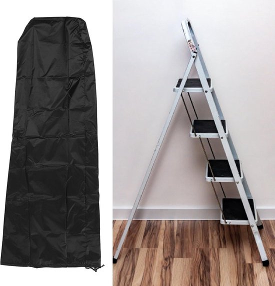 Zwarte, rechtopstaande ladderhoes naast een witte, opvouwbare ladder met vier treden.