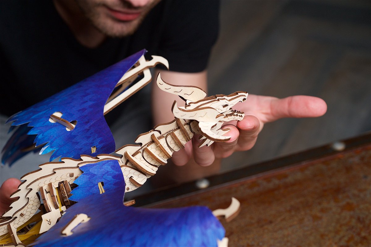 UGEARS 3D Modelbouw - Stormdraak - Mechanisch Bouwpakket Hout - Educatief Speelgoed — afbeelding 6