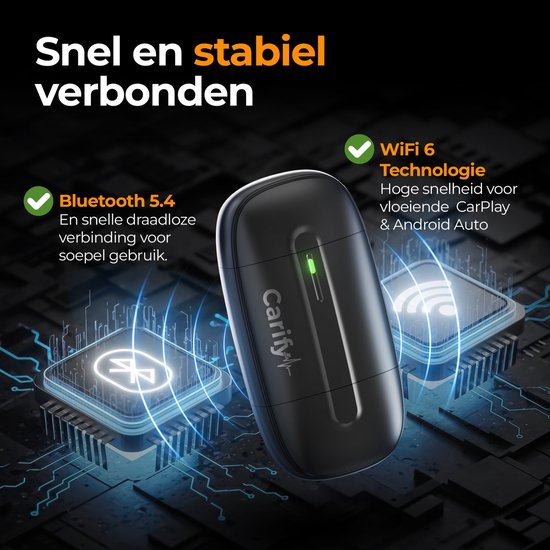 Zwarte Carify dongle met groene LED, toont Bluetooth 5.4 en WiFi 6 technologie voor draadloze CarPlay en Android Auto.