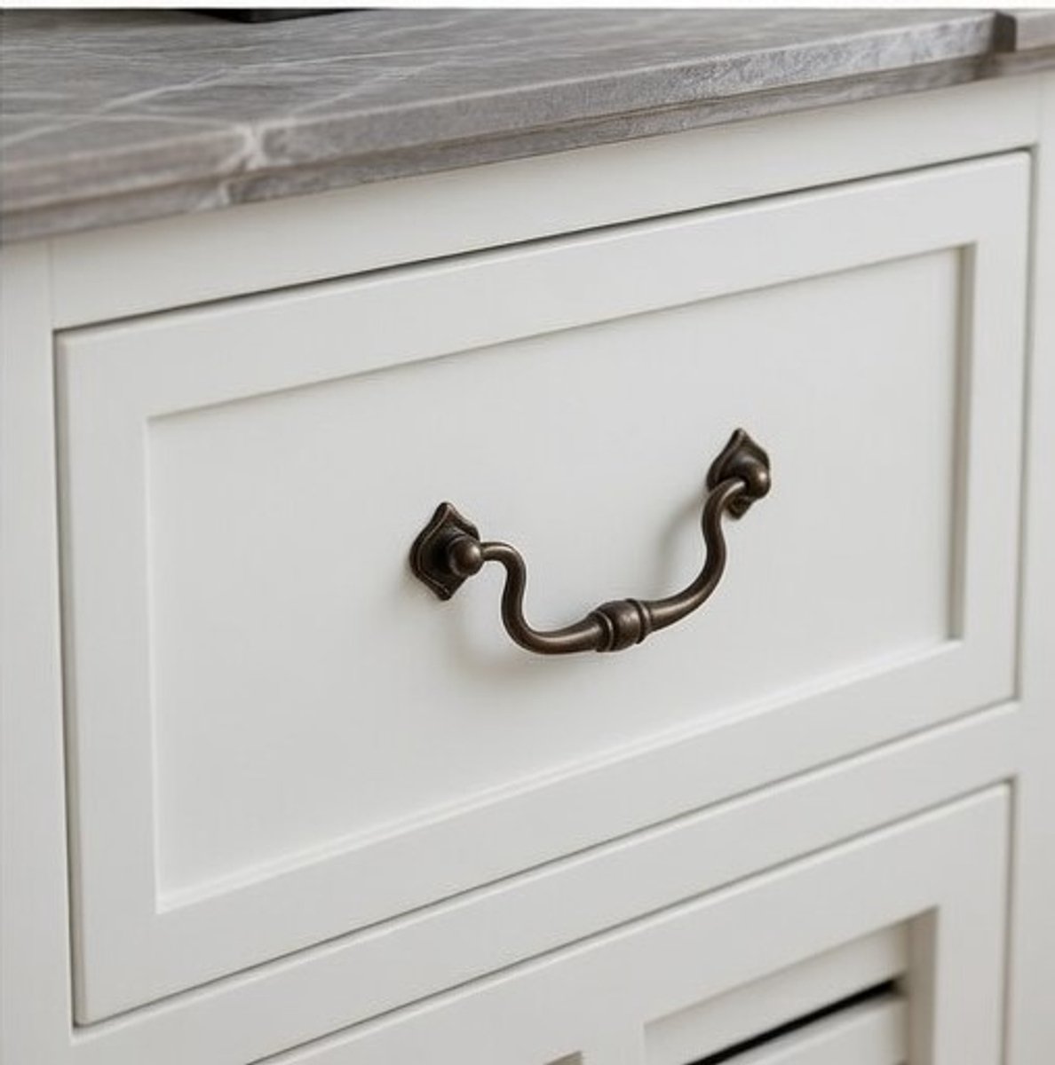 Mackenzie Landelijke Houten Commode met 2 Laden en Deur – Compact Opbergkastje Wit Gelakt
