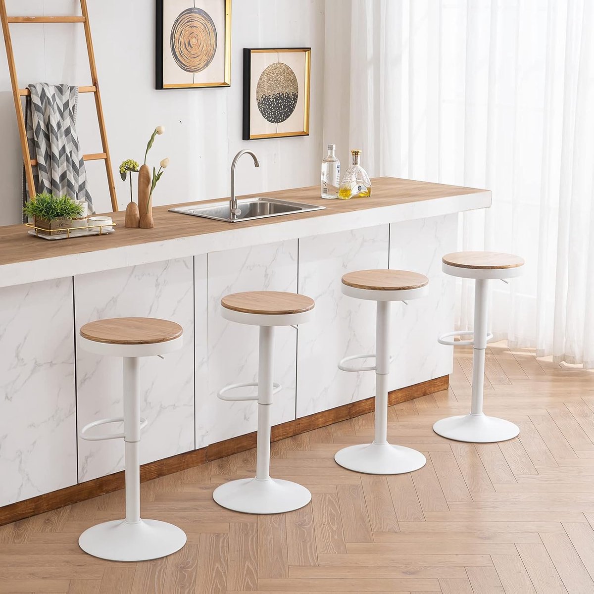 Barkruk Set van 2 Verstelbaar 38,5 x 38,5 x 80 cm – Industriële Houten Barstoelen 360° Draaibaar met Voetensteun – Witte Keukenkrukken Metaal & Massief Hout – Urbanhome