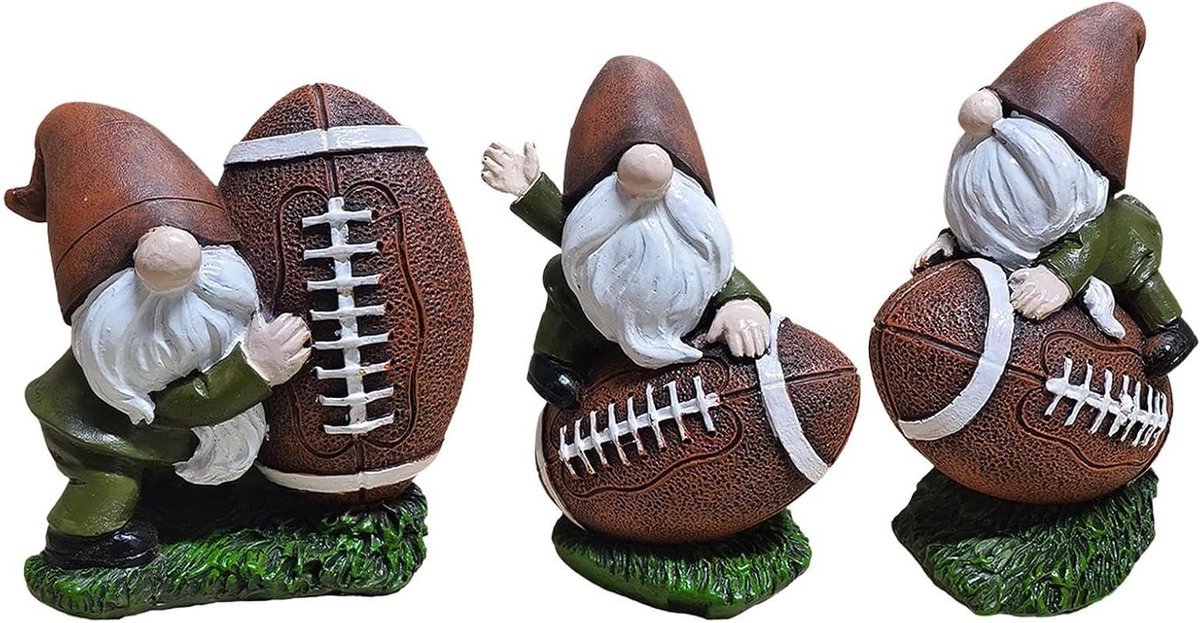 Voetballer Beeldje - Kabouter Voetbal - Sport Decoratie - Gedetailleerd Hars Vakmanschap - 6.5 x 4.5 x 10.5 cm - Bruin