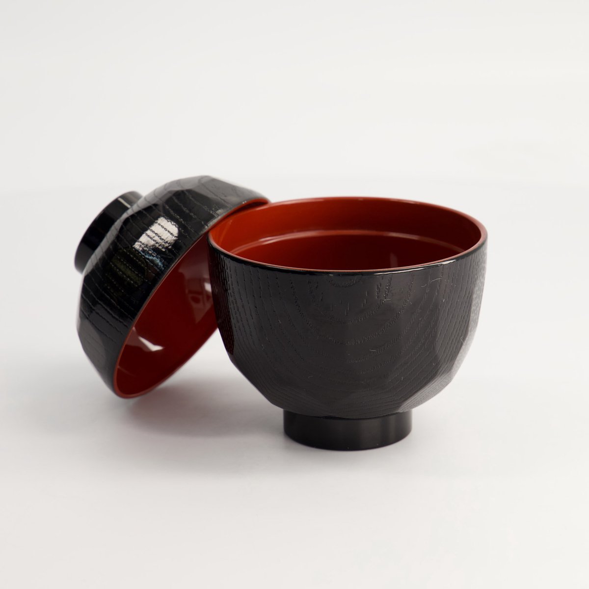 Tokyo Design Studio - Lacquerware Kom met Deksel - Zwart/Rood - 9,5 x 10 cm