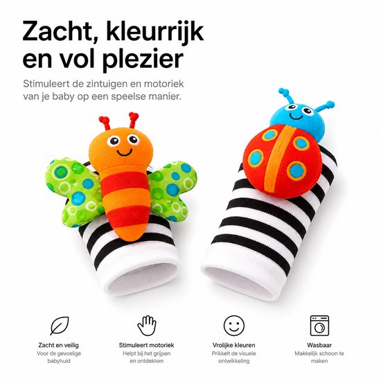 Zwarte-wit gestreepte babysokjes met op de ene vlinder met groene vleugels en op de andere lieveheersbeestje met rode stippen.