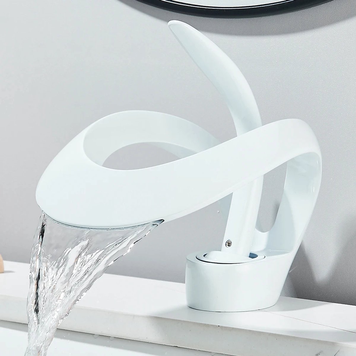 Massief Messing Waterval Wastafelkraan – Enkele Handgreep – Warm en Koud Water – Mengkraan voor Badkamer en Wastafel – Wit