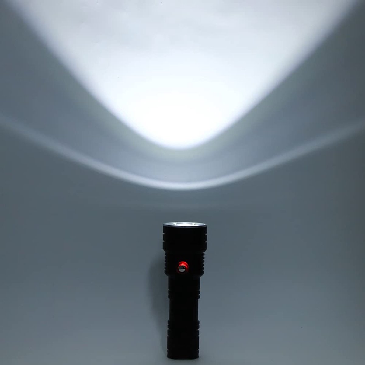 Allecto - Krachtige Duiklamp - 1000 Lumen - Waterproof Aluminium - Ideaal voor Onderwatergebruik - Compact en Lichtgewicht - Geschikt voor Duiken e...