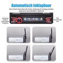 Automatisch inklapbare autoradio met drukknoppen om scherm in en uit te klappen.